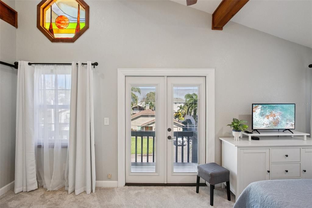 For Sale: $885,000 (3 beds, 3 baths, 2059 Square Feet)