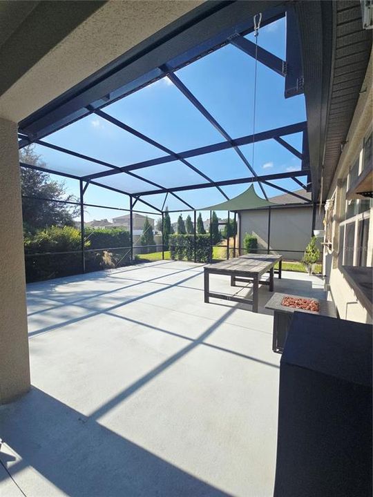 For Rent: $2,350 (2 beds, 2 baths, 1702 Square Feet)