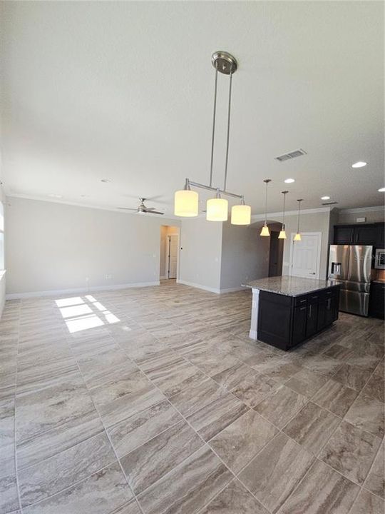 For Rent: $2,350 (2 beds, 2 baths, 1702 Square Feet)