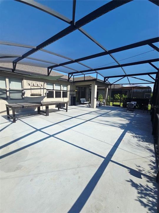 For Rent: $2,350 (2 beds, 2 baths, 1702 Square Feet)