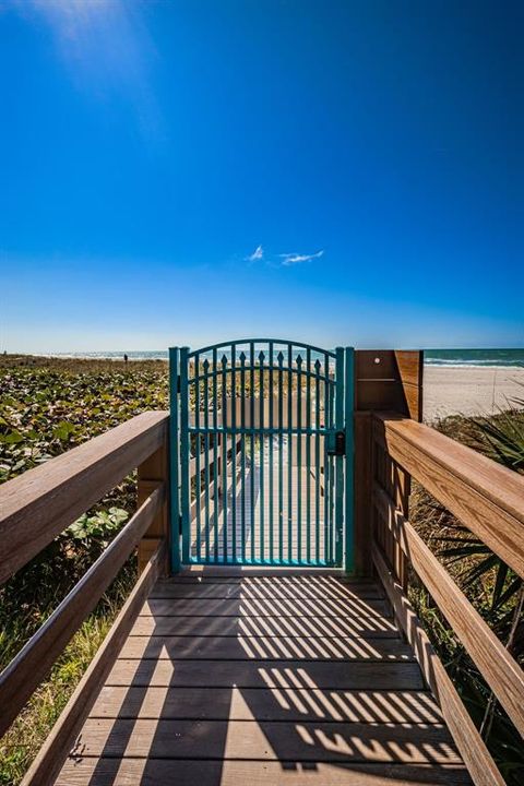 待售: $1,850,000 (3 贝兹, 2 浴室, 1942 平方英尺)