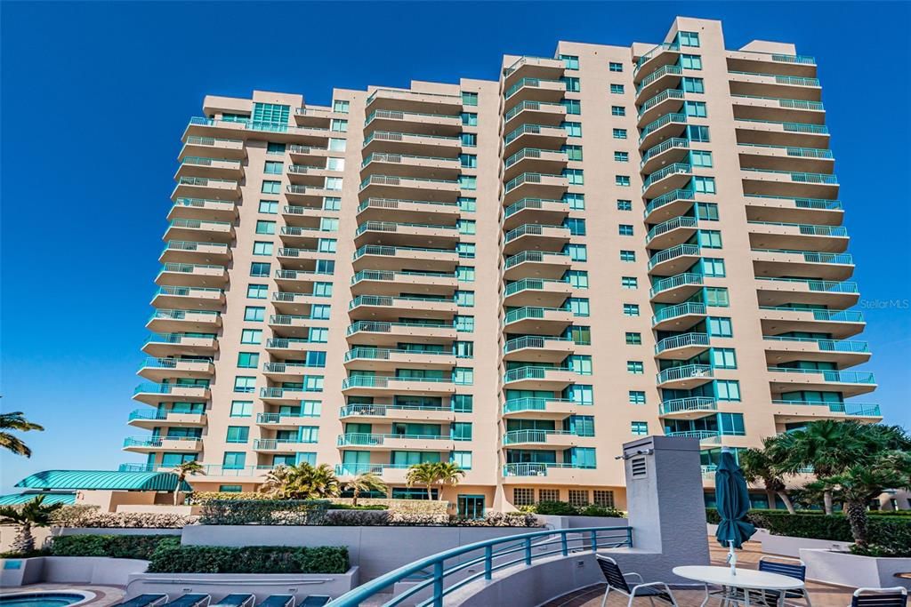 待售: $1,850,000 (3 贝兹, 2 浴室, 1942 平方英尺)