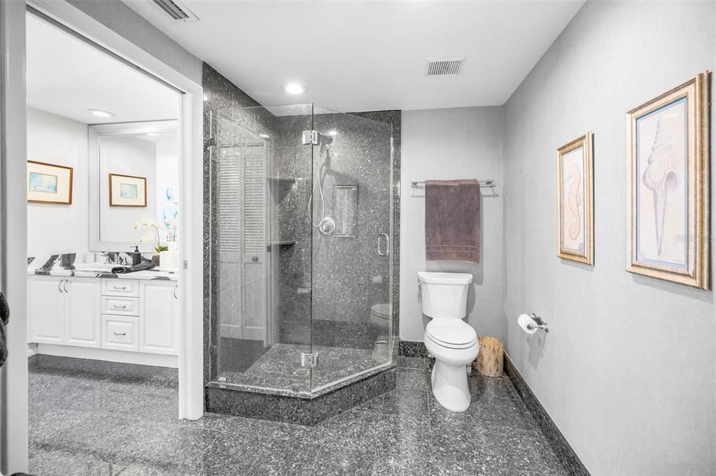 待售: $1,850,000 (3 贝兹, 2 浴室, 1942 平方英尺)