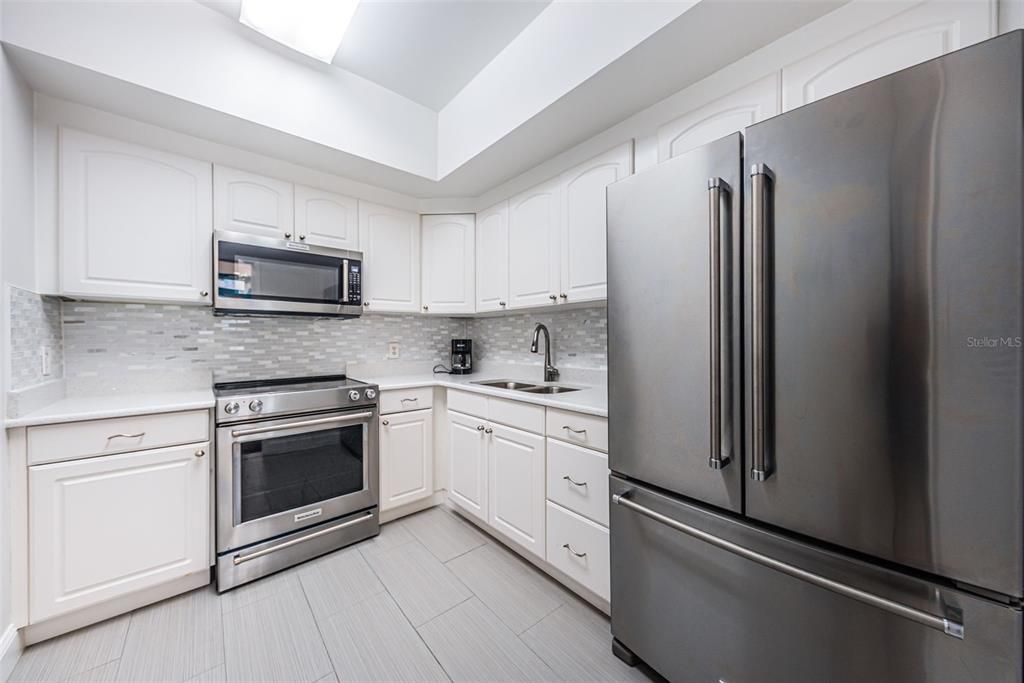 待售: $1,850,000 (3 贝兹, 2 浴室, 1942 平方英尺)