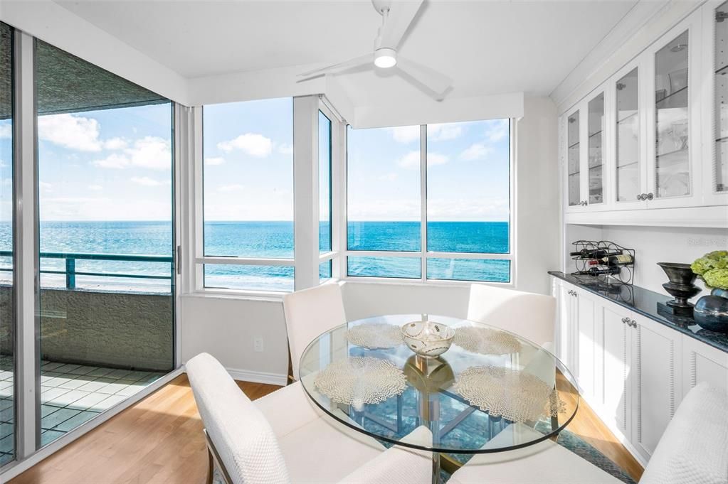 待售: $1,850,000 (3 贝兹, 2 浴室, 1942 平方英尺)