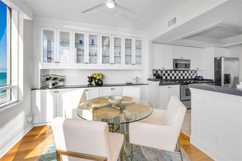 待售: $1,850,000 (3 贝兹, 2 浴室, 1942 平方英尺)