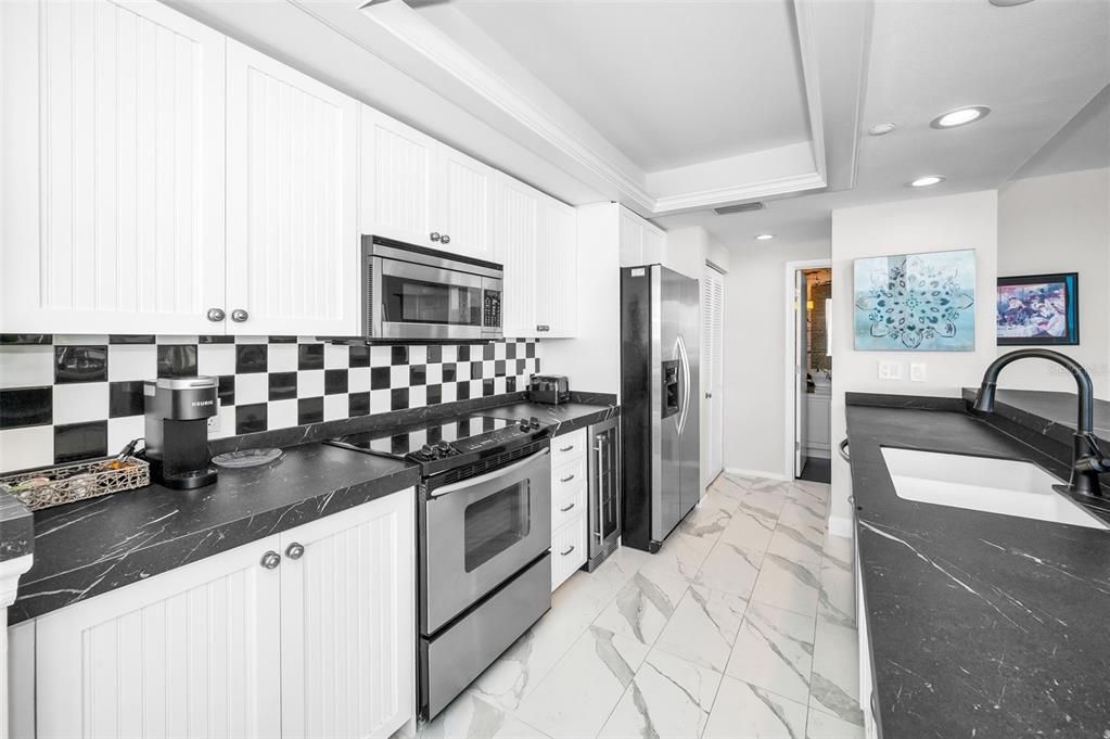 待售: $1,850,000 (3 贝兹, 2 浴室, 1942 平方英尺)