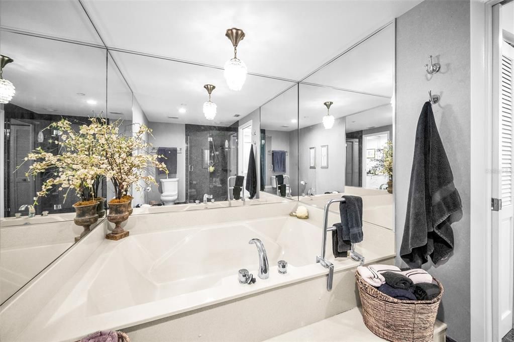 待售: $1,850,000 (3 贝兹, 2 浴室, 1942 平方英尺)