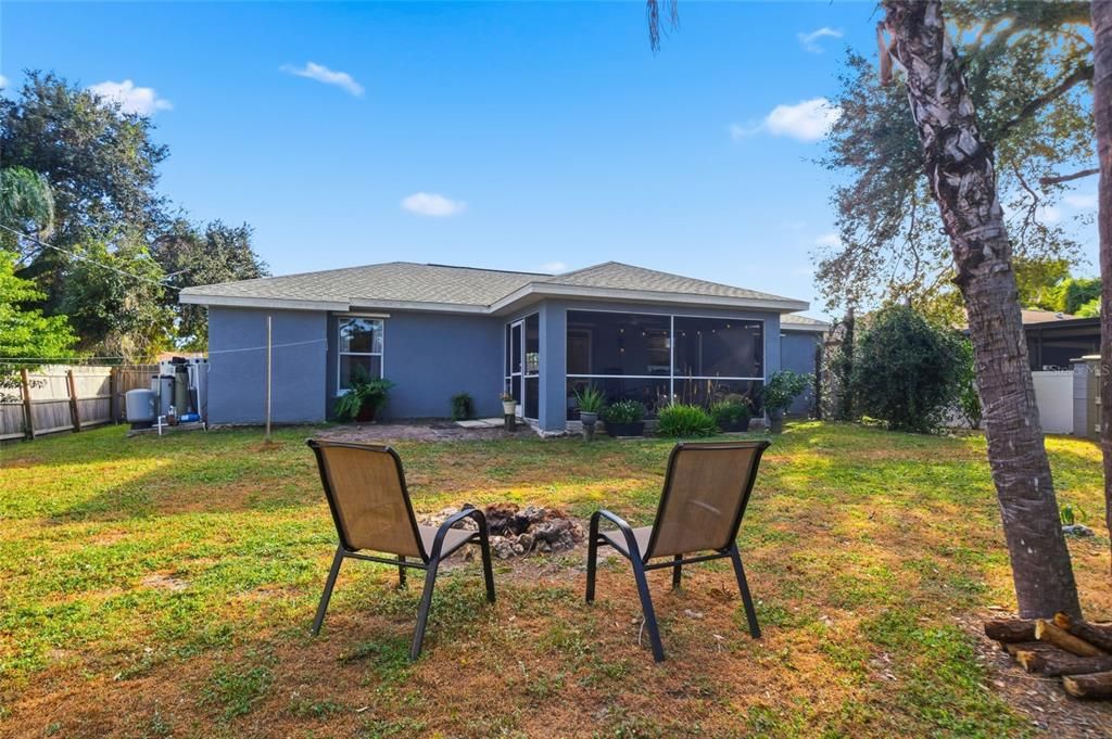 Под контрактом: $249,900 (3 спален, 2 ванн, 1217 Квадратных фут)