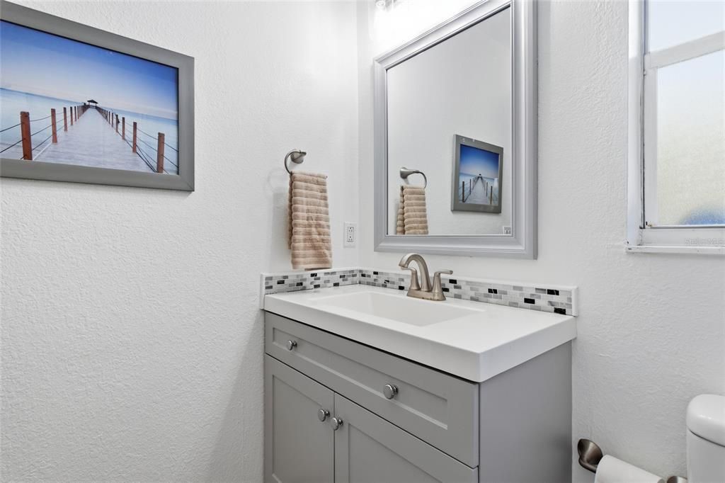 Под контрактом: $249,900 (3 спален, 2 ванн, 1217 Квадратных фут)