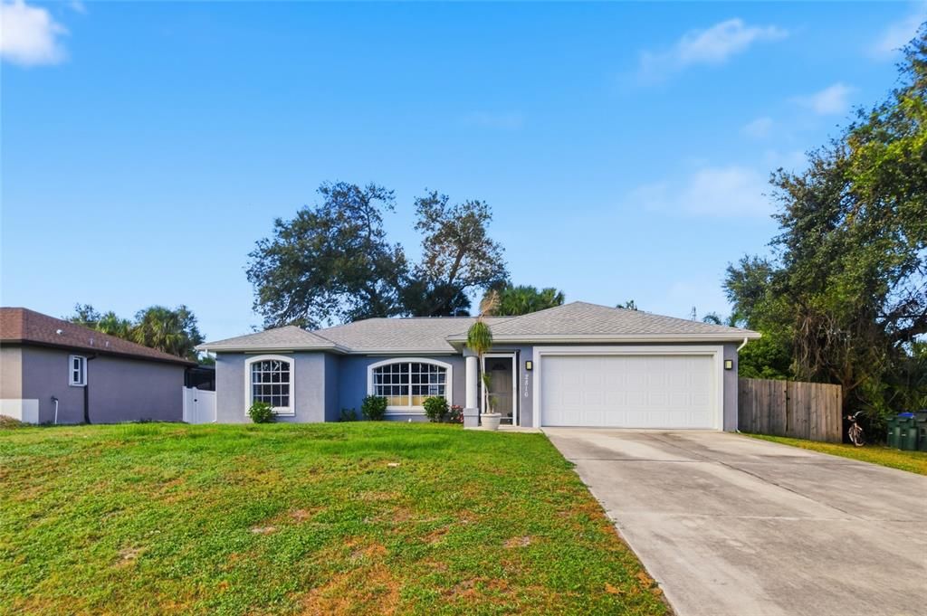 Под контрактом: $249,900 (3 спален, 2 ванн, 1217 Квадратных фут)