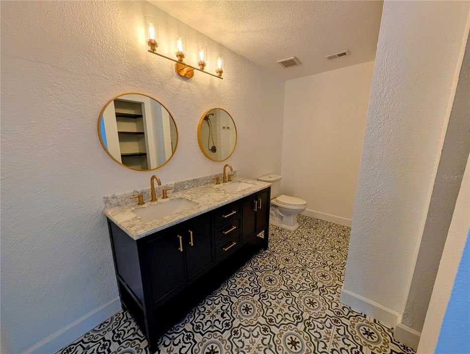 For Sale: $260,000 (2 beds, 2 baths, 1440 Square Feet)