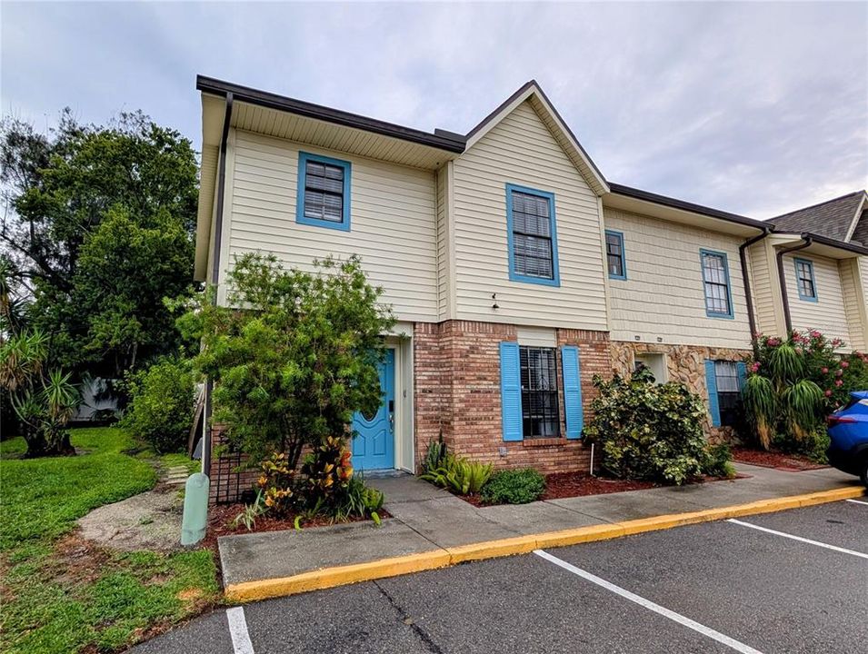 For Sale: $260,000 (2 beds, 2 baths, 1440 Square Feet)