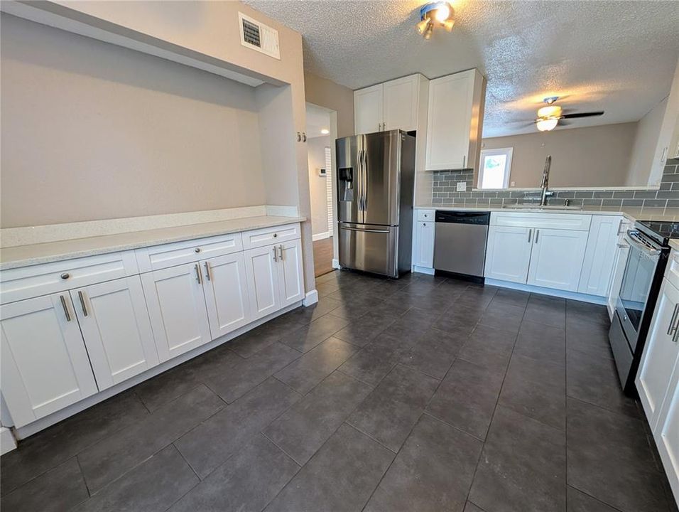 For Sale: $260,000 (2 beds, 2 baths, 1440 Square Feet)