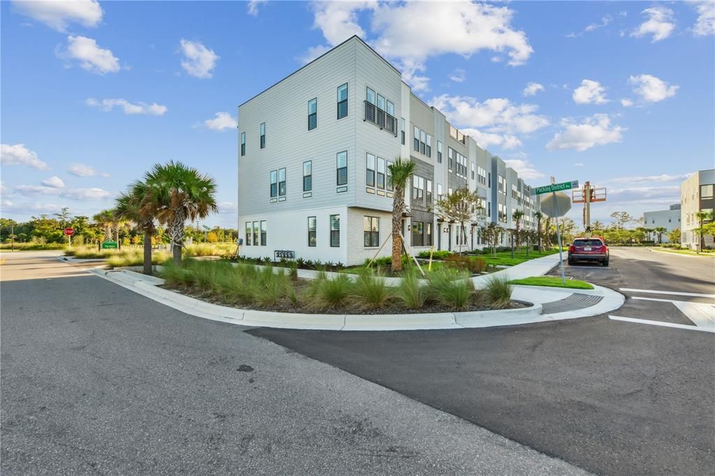 Recently Sold: $769,065 (3 beds, 3 baths, 2085 Square Feet)