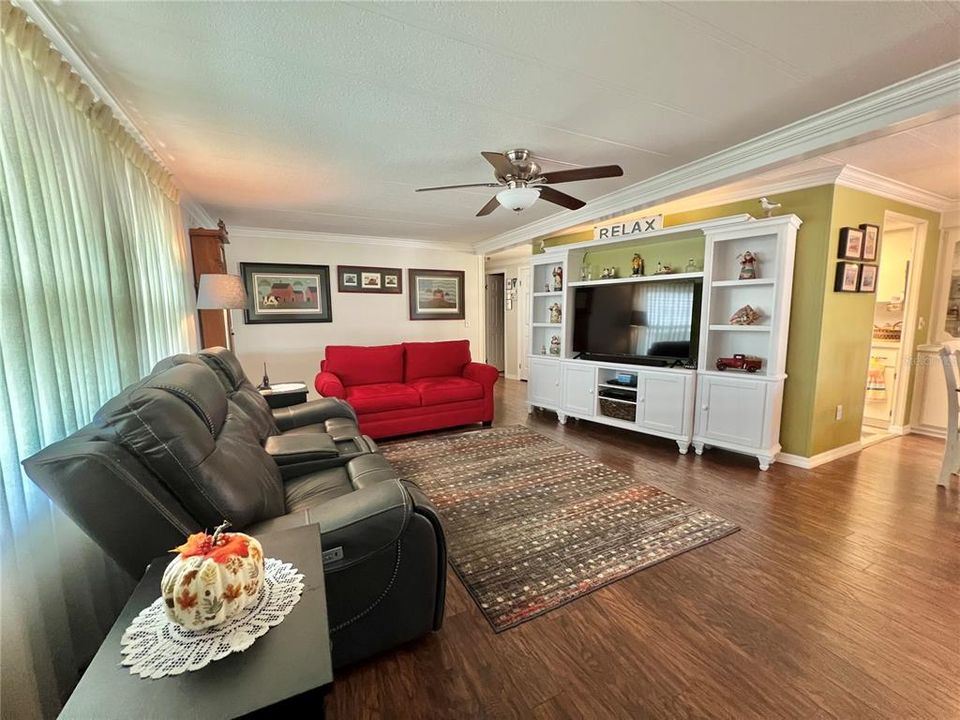 待售: $149,000 (2 贝兹, 2 浴室, 1312 平方英尺)