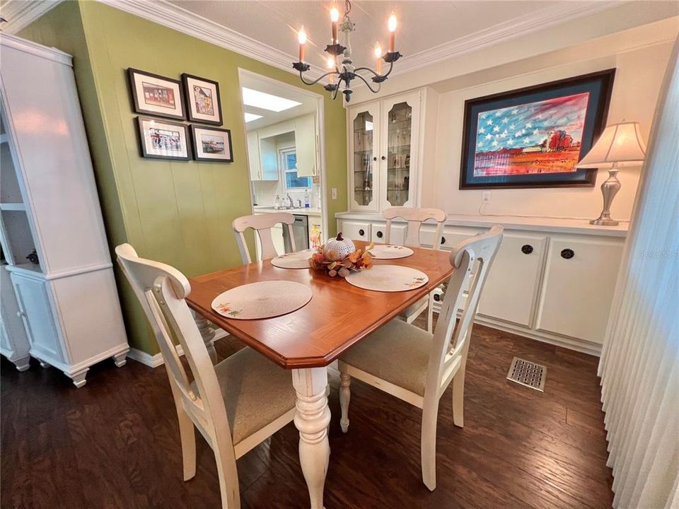 待售: $149,000 (2 贝兹, 2 浴室, 1312 平方英尺)