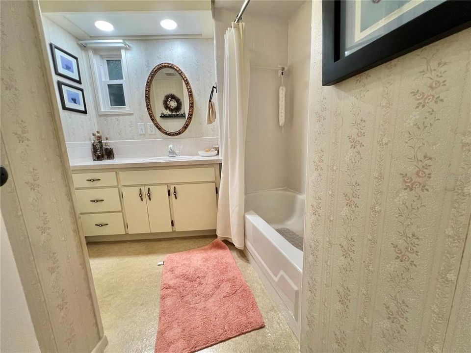 待售: $149,000 (2 贝兹, 2 浴室, 1312 平方英尺)