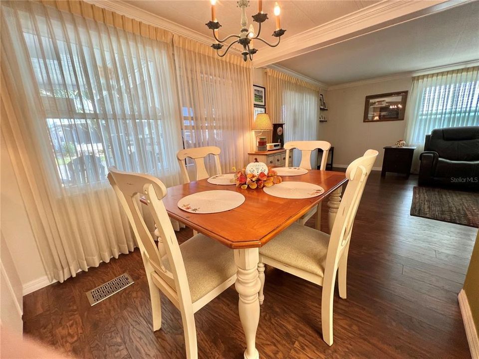 待售: $149,000 (2 贝兹, 2 浴室, 1312 平方英尺)