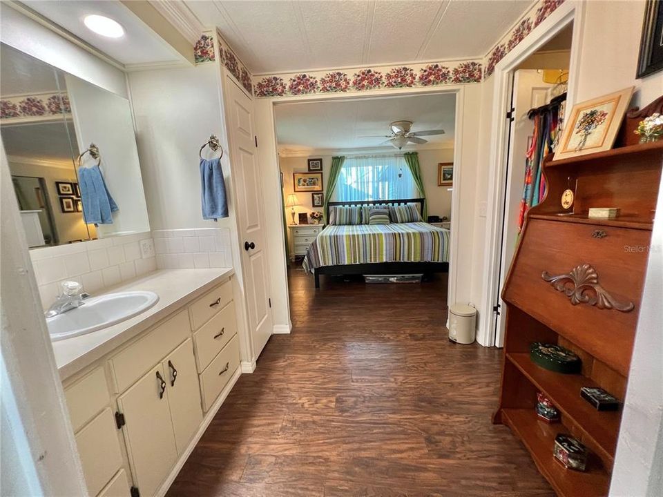 待售: $149,000 (2 贝兹, 2 浴室, 1312 平方英尺)