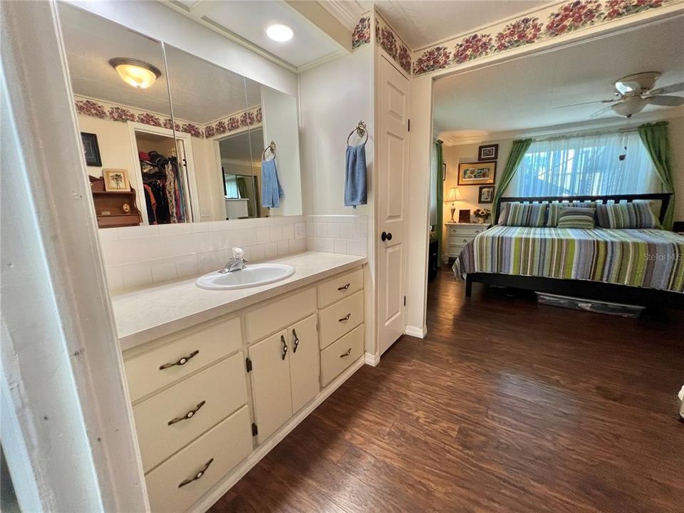 待售: $149,000 (2 贝兹, 2 浴室, 1312 平方英尺)