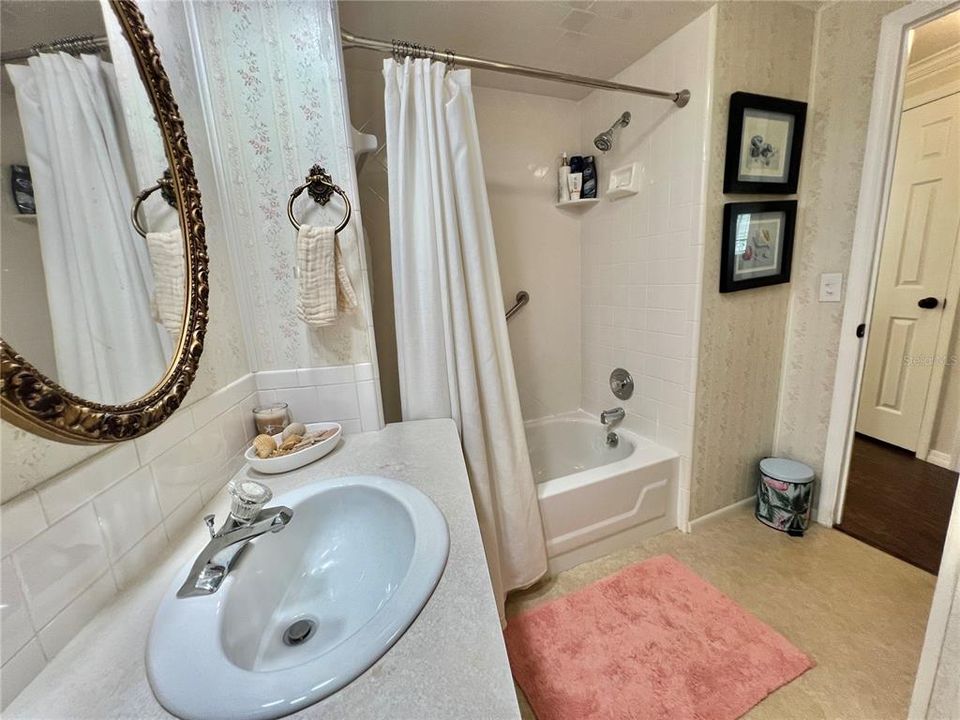 待售: $149,000 (2 贝兹, 2 浴室, 1312 平方英尺)