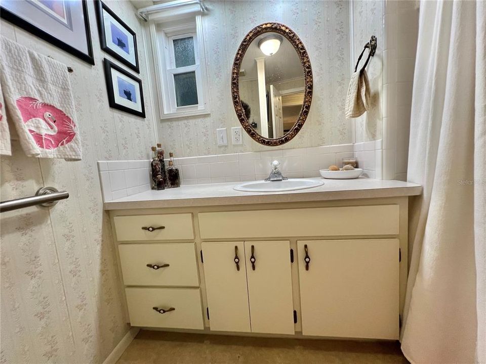 待售: $149,000 (2 贝兹, 2 浴室, 1312 平方英尺)