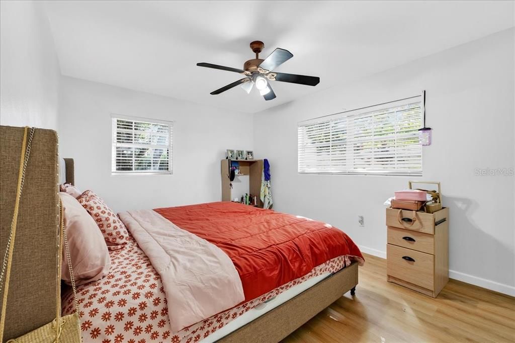 待售: $350,000 (3 贝兹, 2 浴室, 1950 平方英尺)