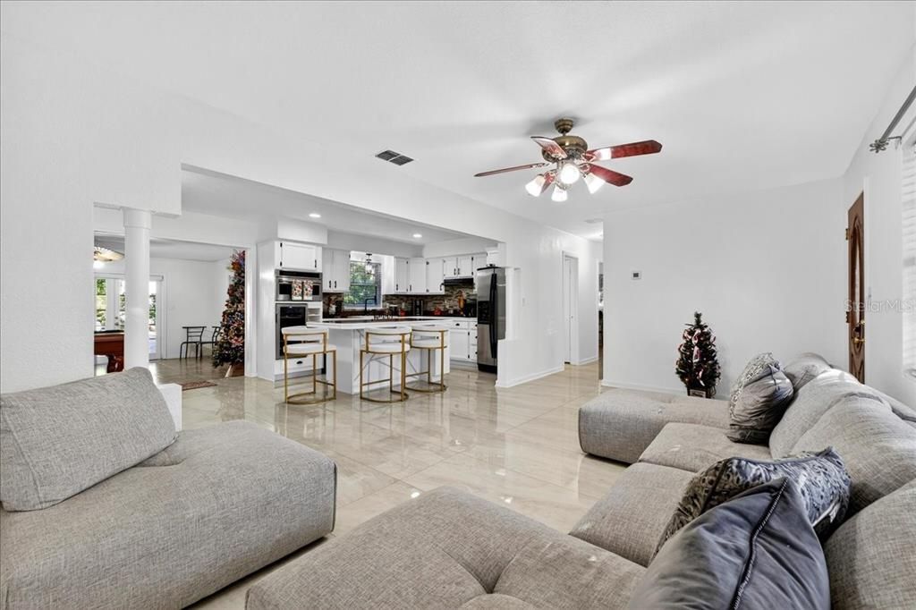 待售: $350,000 (3 贝兹, 2 浴室, 1950 平方英尺)