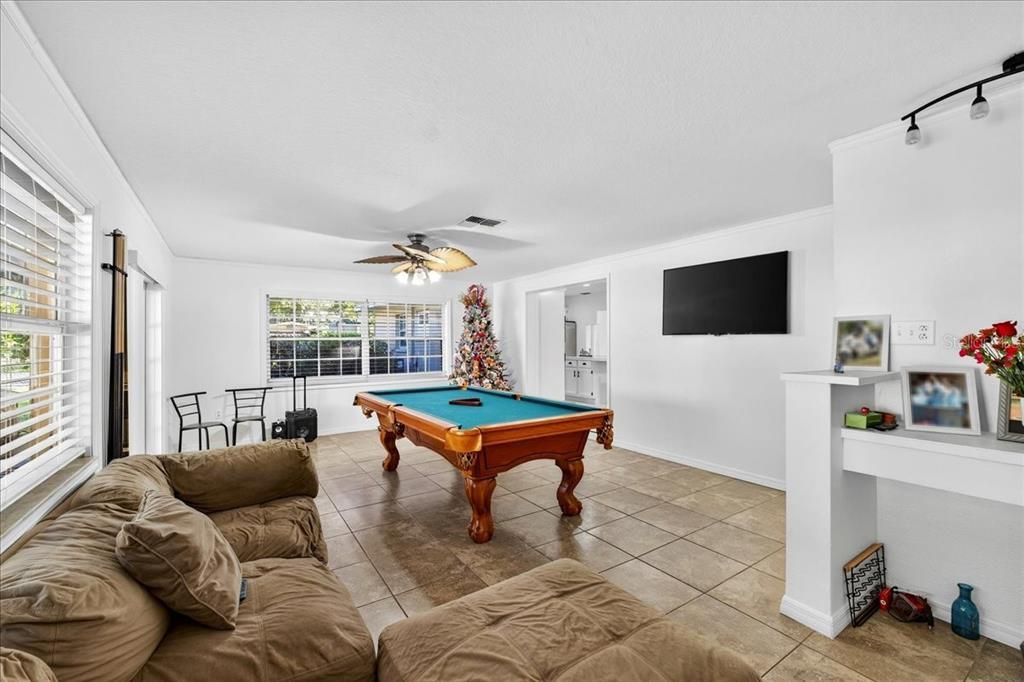 待售: $350,000 (3 贝兹, 2 浴室, 1950 平方英尺)