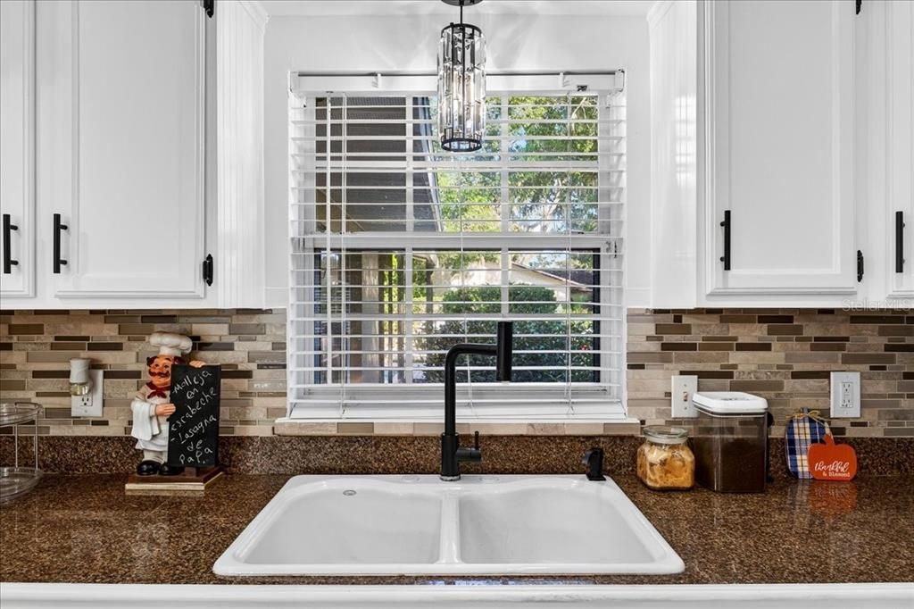 待售: $350,000 (3 贝兹, 2 浴室, 1950 平方英尺)