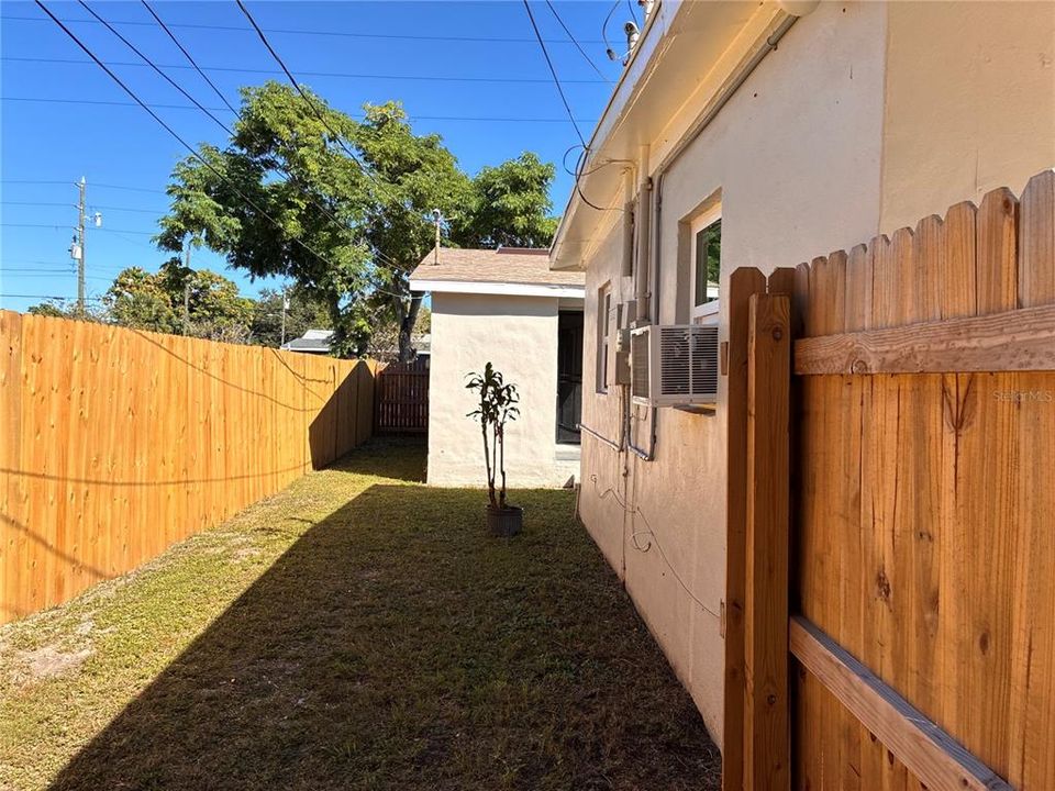 出租: $1,150 (1 贝兹, 1 浴室, 528 平方英尺)