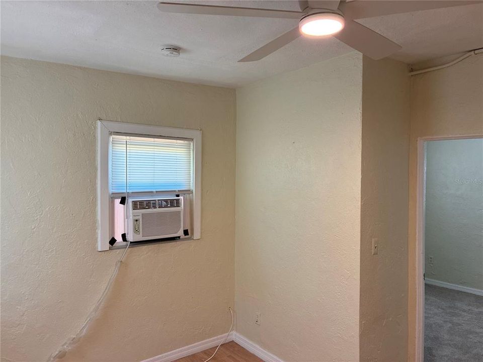 出租: $1,150 (1 贝兹, 1 浴室, 528 平方英尺)