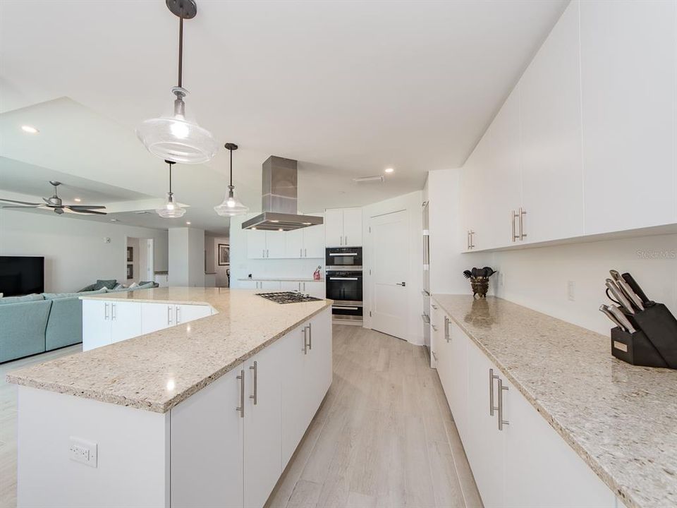 待售: $2,999,000 (3 贝兹, 3 浴室, 2817 平方英尺)