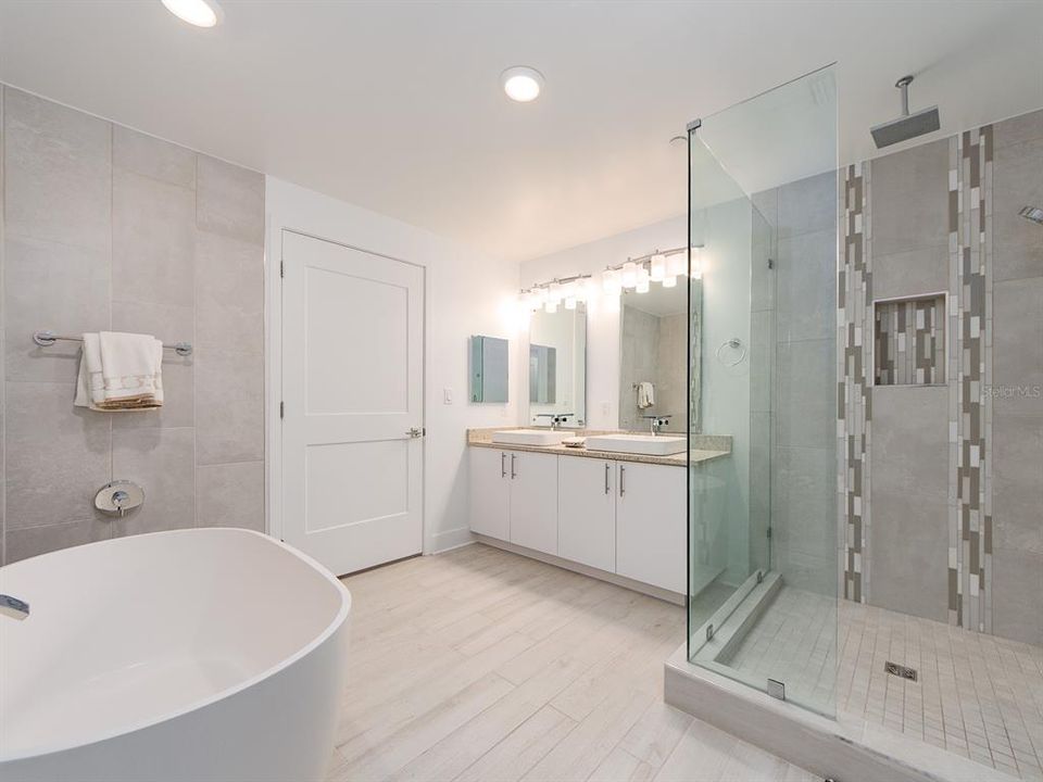 待售: $2,999,000 (3 贝兹, 3 浴室, 2817 平方英尺)