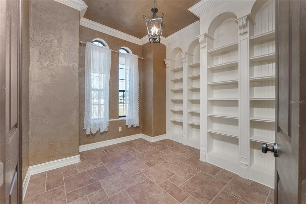 For Sale: $460,000 (3 beds, 2 baths, 2189 Square Feet)