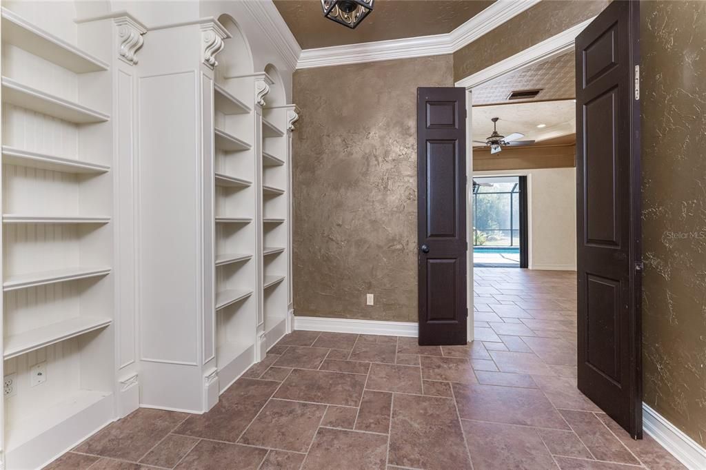 For Sale: $460,000 (3 beds, 2 baths, 2189 Square Feet)