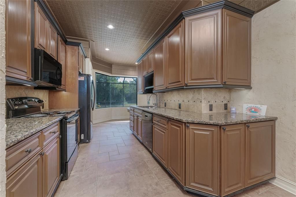 For Sale: $460,000 (3 beds, 2 baths, 2189 Square Feet)