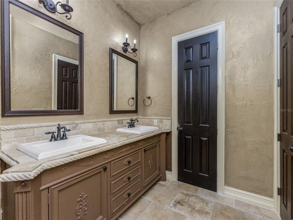 For Sale: $460,000 (3 beds, 2 baths, 2189 Square Feet)