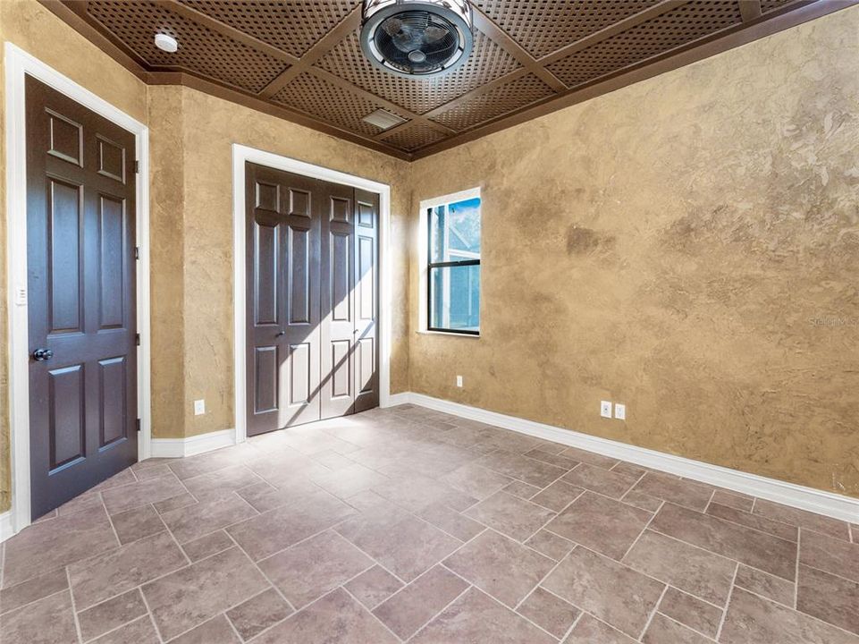 For Sale: $460,000 (3 beds, 2 baths, 2189 Square Feet)