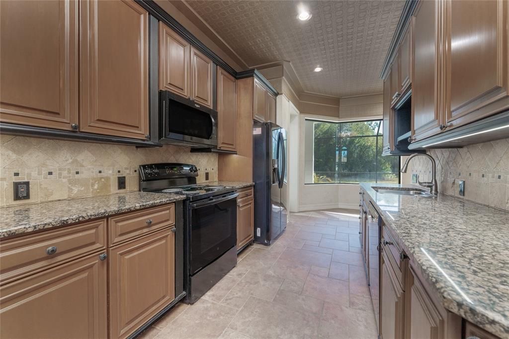 For Sale: $460,000 (3 beds, 2 baths, 2189 Square Feet)