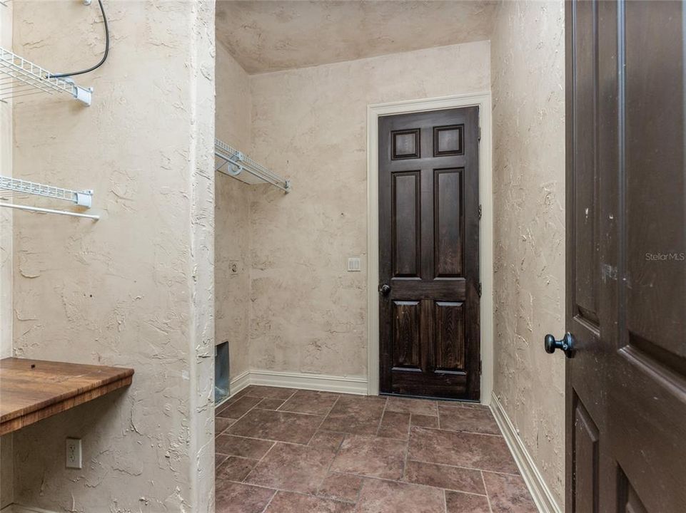 For Sale: $460,000 (3 beds, 2 baths, 2189 Square Feet)