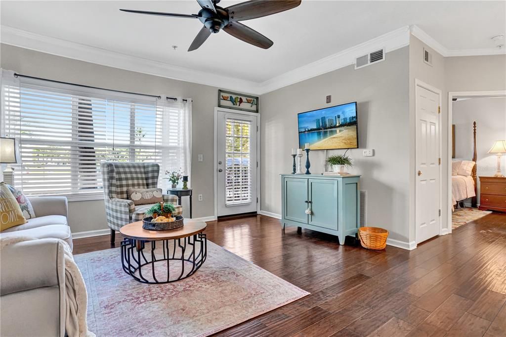 Active With Contract: $175,000 (1 beds, 1 baths, 750 Square Feet)