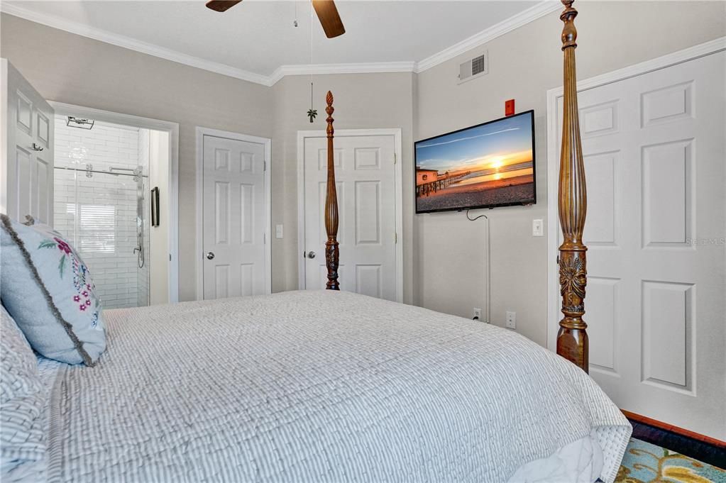 Active With Contract: $175,000 (1 beds, 1 baths, 750 Square Feet)