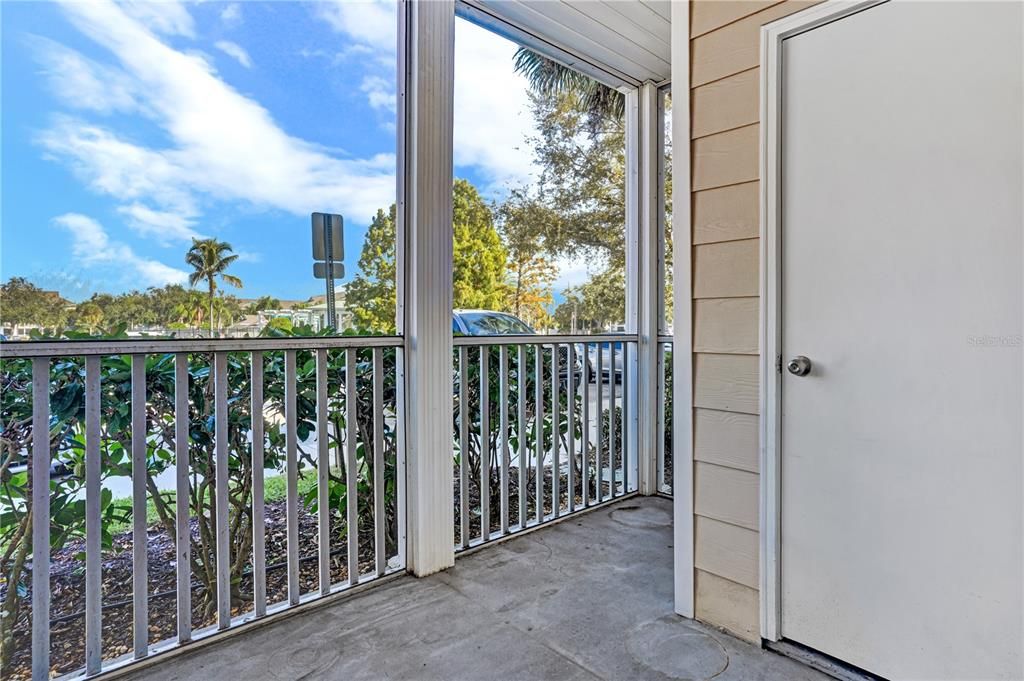 Active With Contract: $175,000 (1 beds, 1 baths, 750 Square Feet)