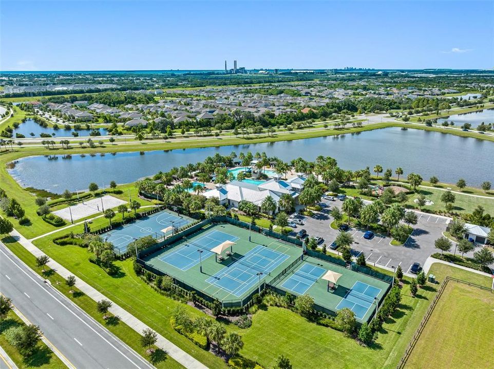 For Sale: $675,000 (3 beds, 3 baths, 2086 Square Feet)