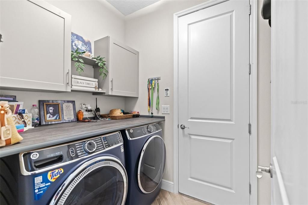 For Sale: $675,000 (3 beds, 3 baths, 2086 Square Feet)