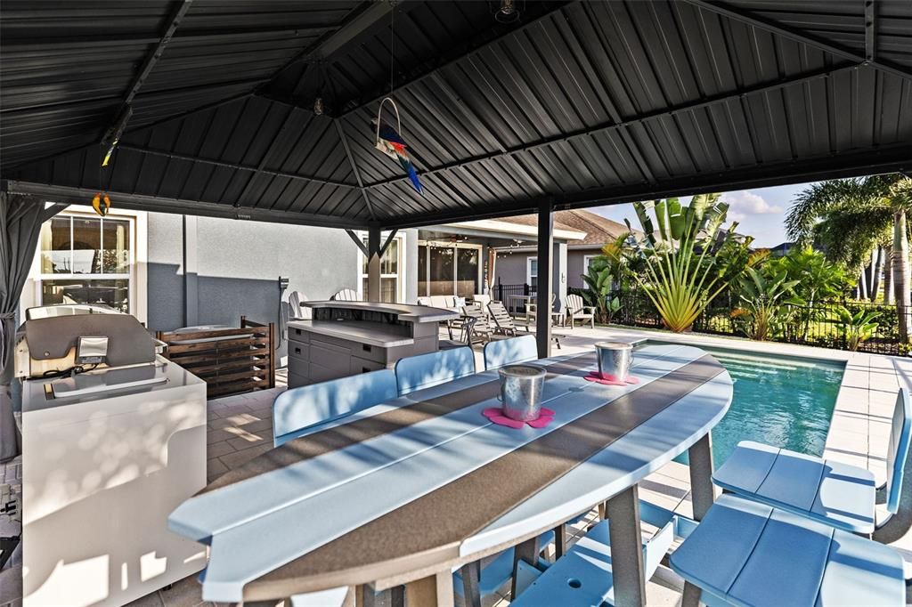 For Sale: $675,000 (3 beds, 3 baths, 2086 Square Feet)