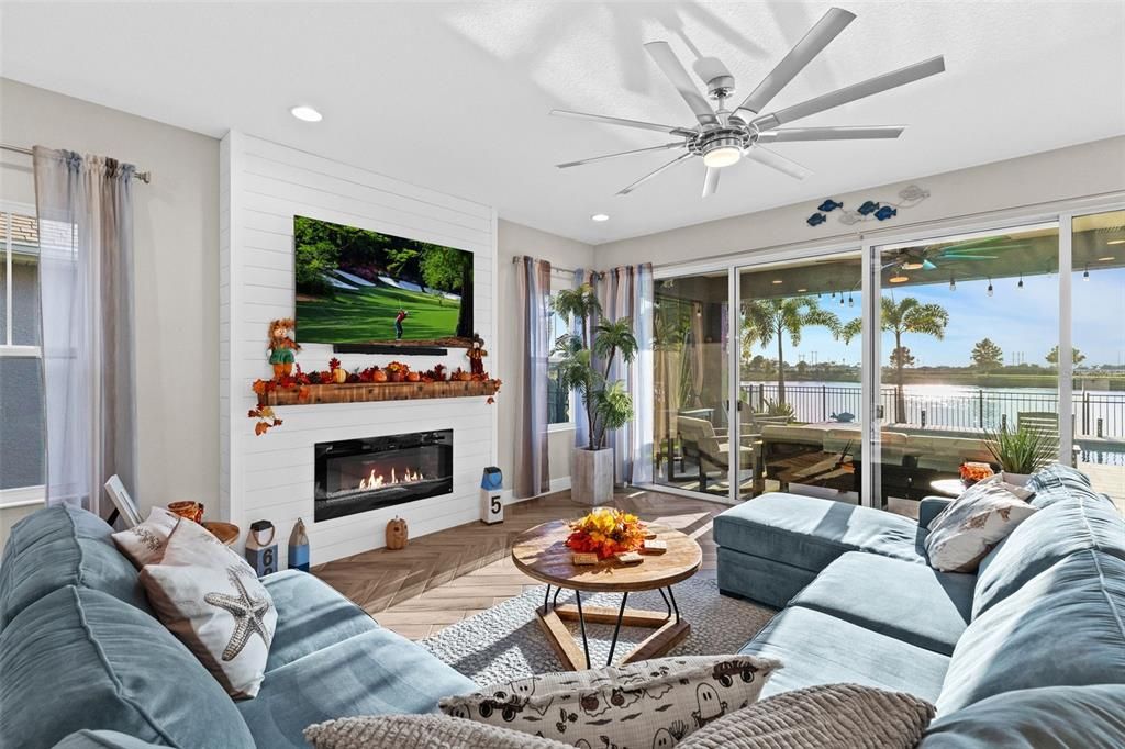 For Sale: $675,000 (3 beds, 3 baths, 2086 Square Feet)