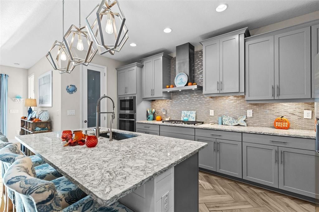 For Sale: $675,000 (3 beds, 3 baths, 2086 Square Feet)